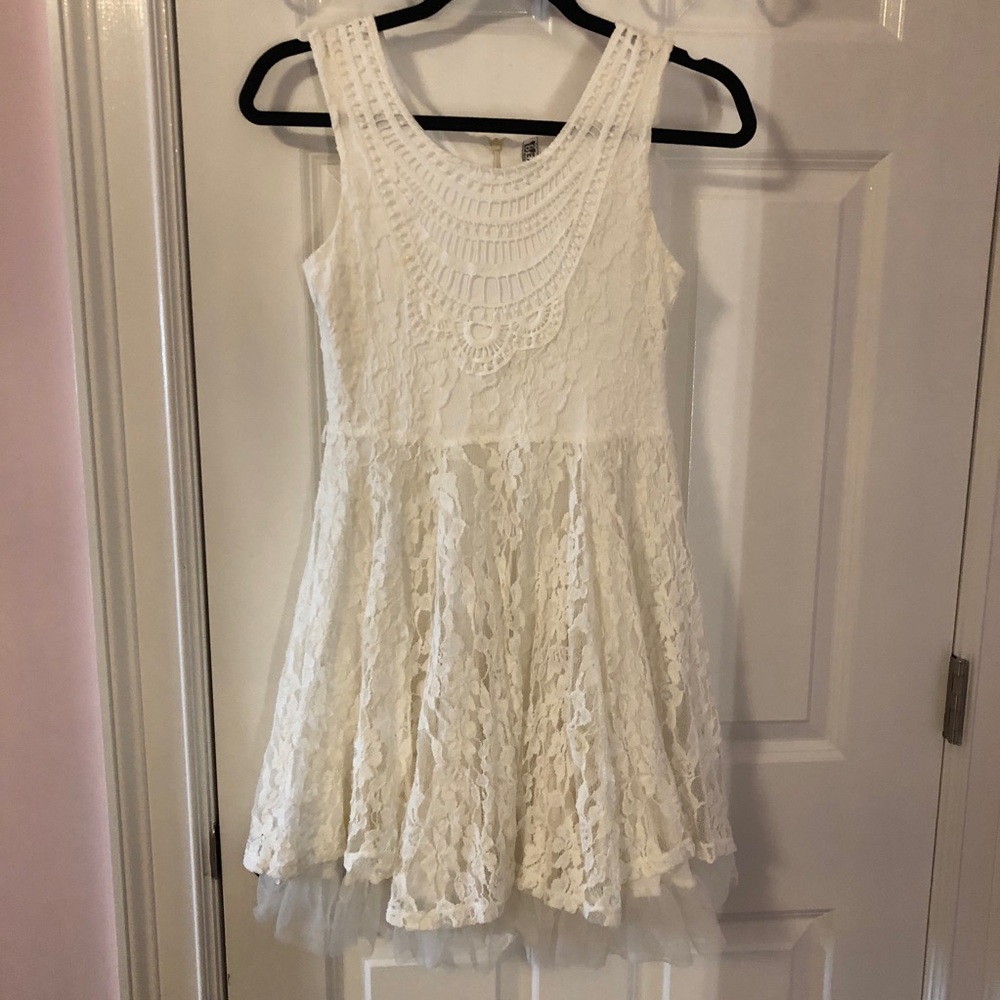 Girl’s White Dress